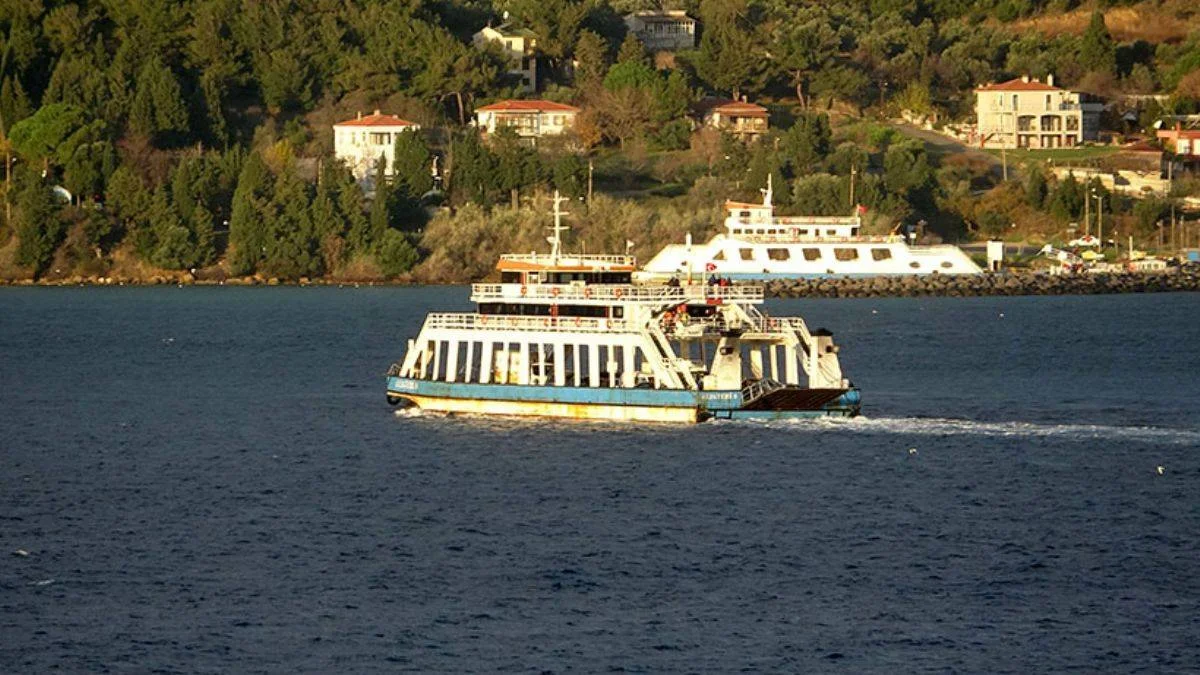 Gökçeada ve Bozcaada'ya bazı feribot seferleri iptal