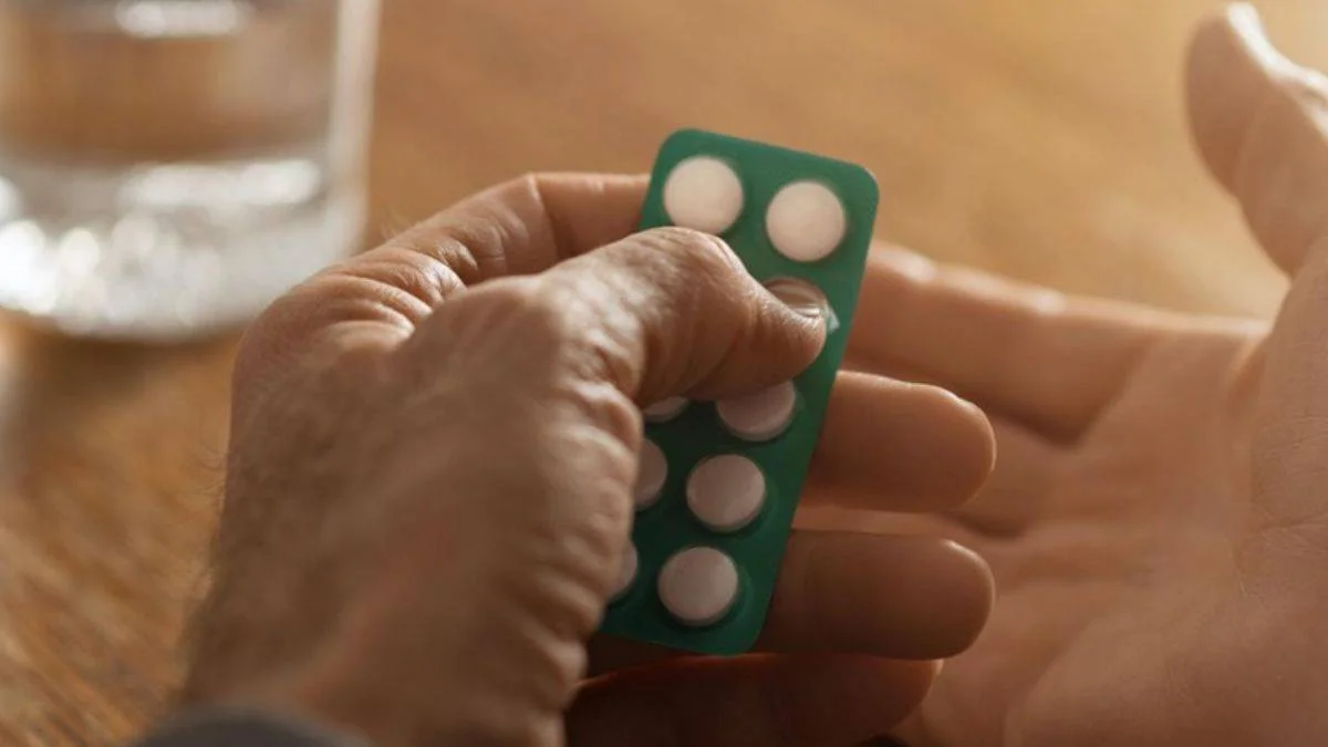 Gül koyduğunuz vazonun içerisine aspirin atarsanız...