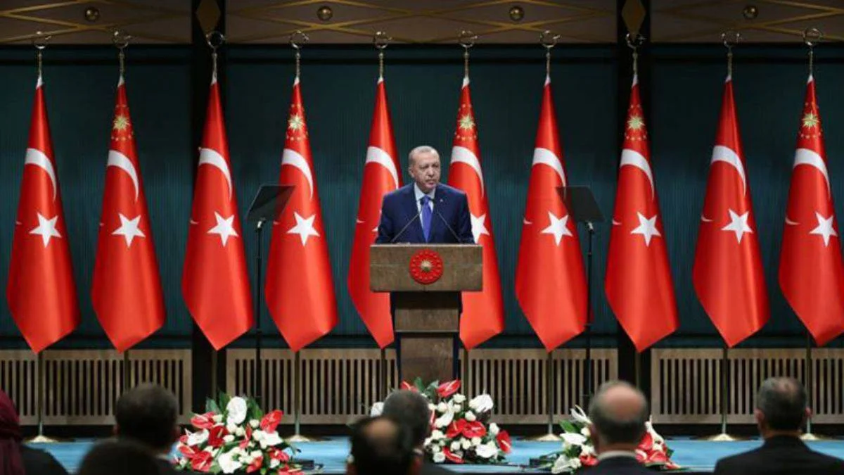 'Halkın büyük kesimleri, kızgınlıkla Tayyib Bey'i suçlasa da, yine de en fazla ona güveniyor'