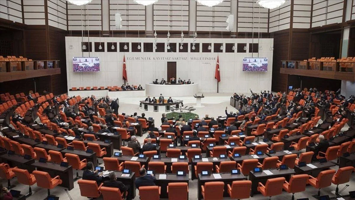 HDP'li 13 vekilin dokunulmazlık dosyaları Meclis'te