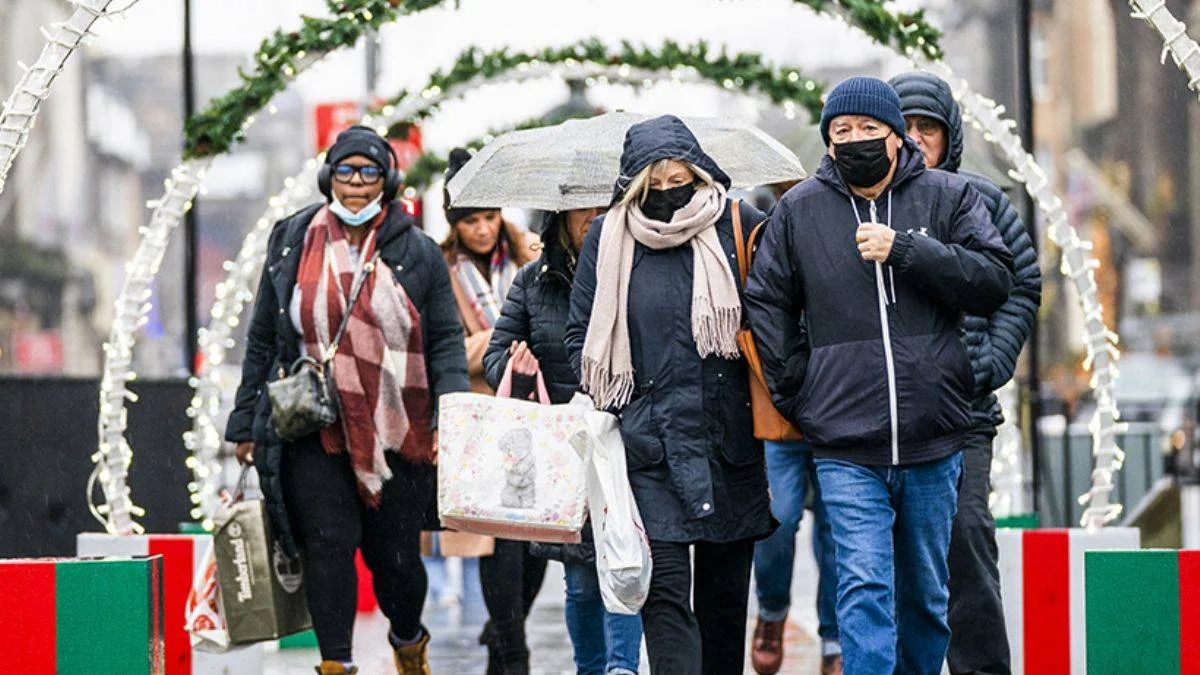 İngiltere'de vaka sayısı rekor kırdı