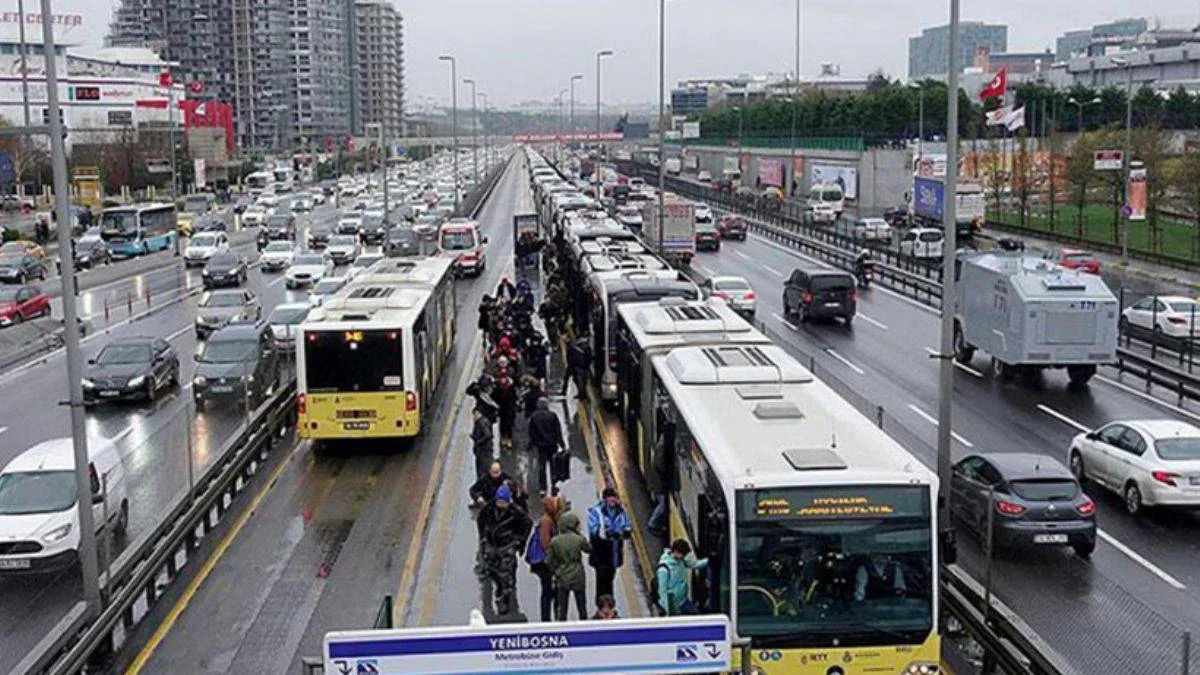 İstanbul'da yılbaşında toplu ulaşım 24 saat çalışacak