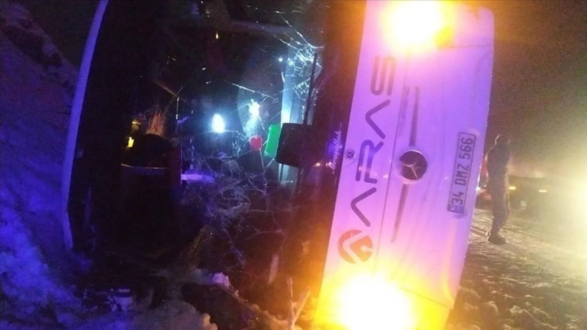Kars-Erzurum kara yolunda kaza: 4 ölü, 10'u ağır, 26 yaralı