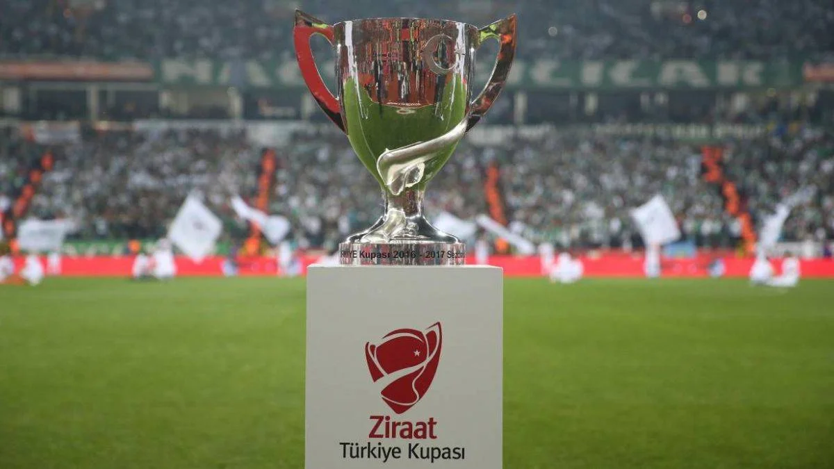 Kasımpaşa - Kocaelispor maçını donmadan HD olarak canlı izle!