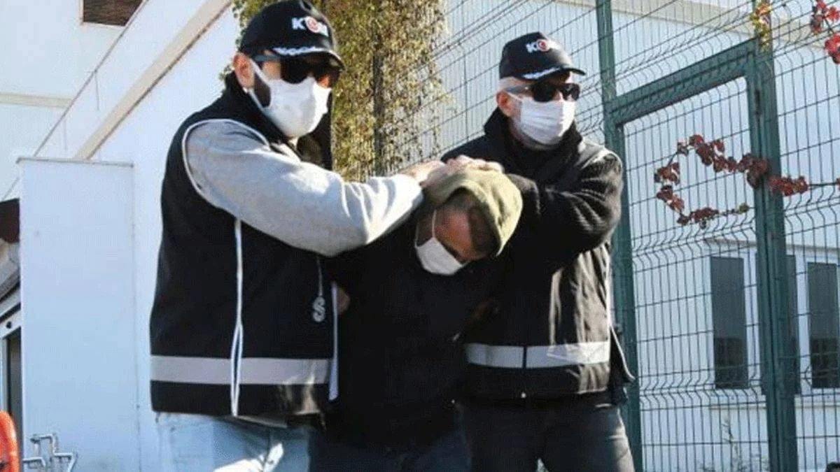 Kırmızı bültenle aranan firari hükümlü Ukrayna'da yakalandı