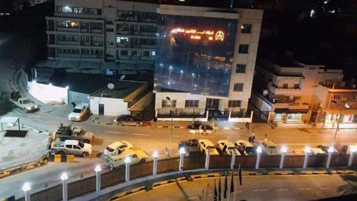 'Libya'da başbakanlık binası kuşatıldı'