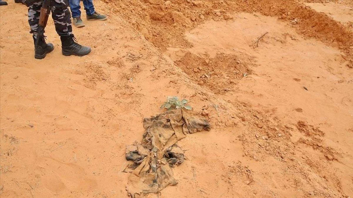 Libya'da bir toplu mezar daha bulundu