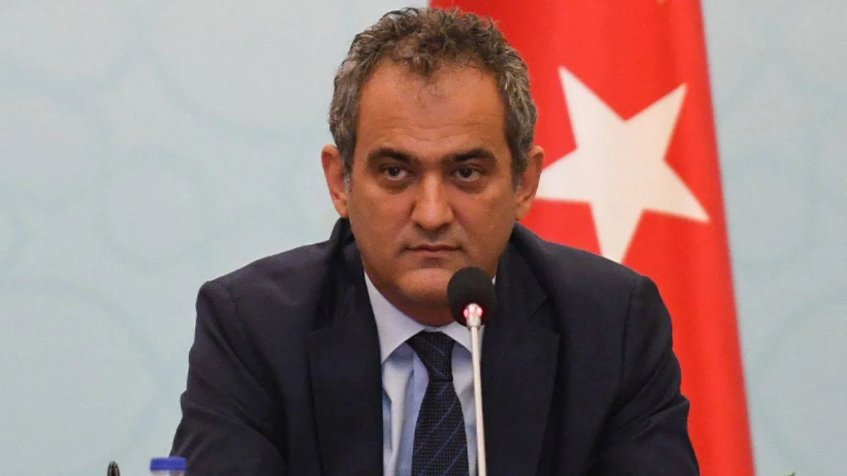 Milli Eğitim Bakanı açıkladı! Yüz yüze eğitime ara verilecek mi?