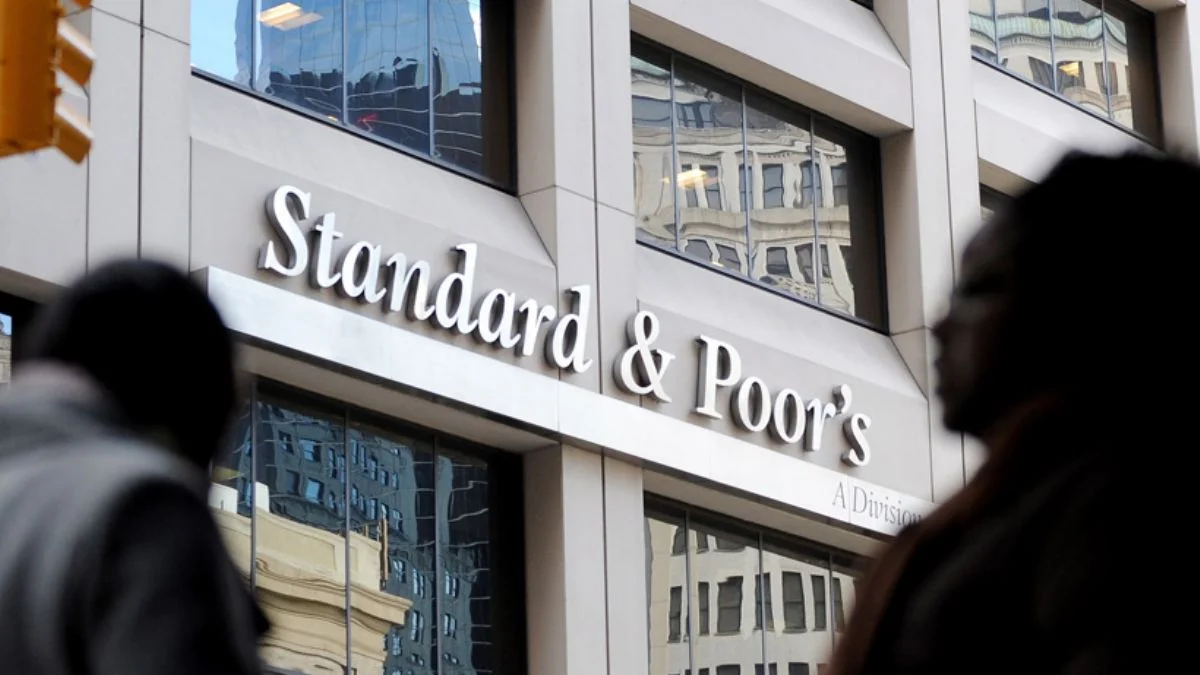 S&P, Türkiye'nin kredi notunu 'negatif'e çevirdi