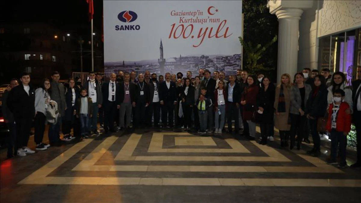 SANKO Holding çalışanları, kentin kurtuluşunun 100. yılı dolayısıyla Gaziantep'te buluştu