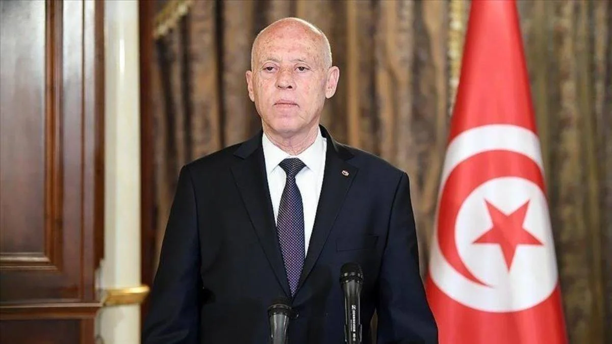 Tunus Cumhurbaşkanı'na çağrı: Anayasayı ihlal etmekten sakın