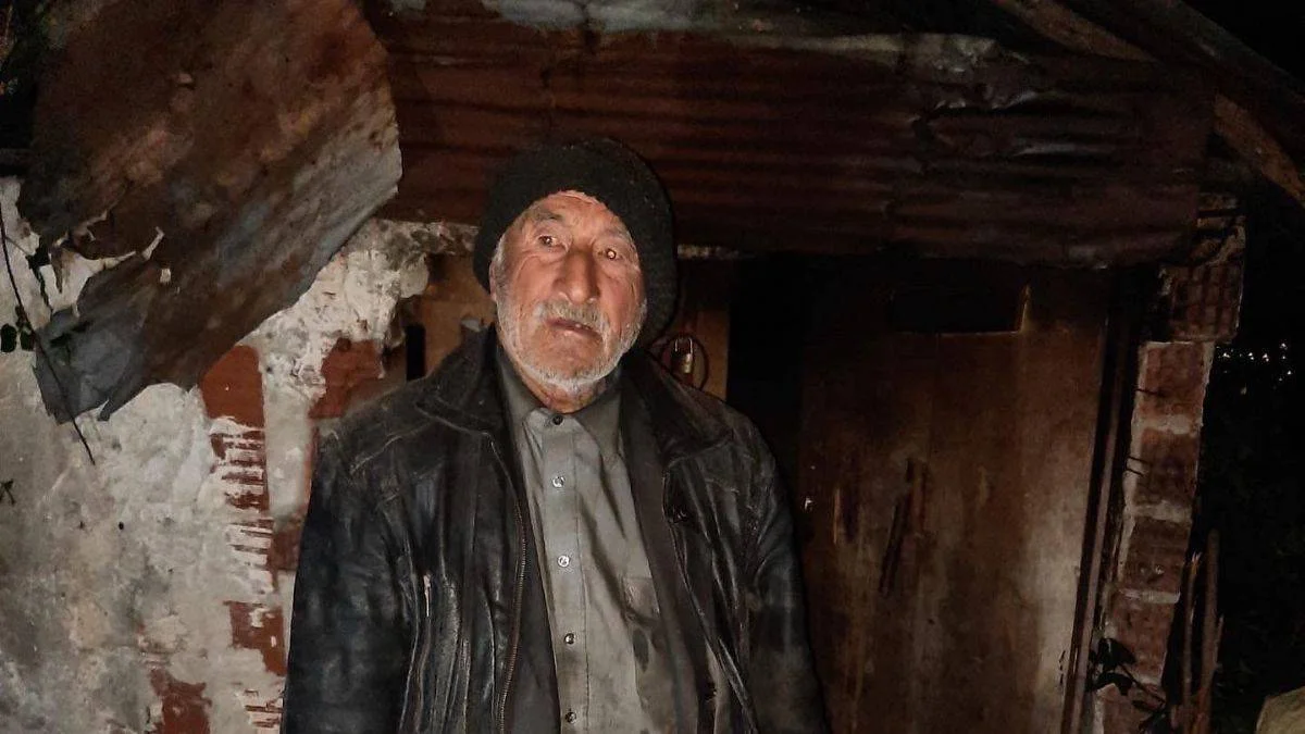 Valilik, yaşlı adamı otele yerleştirdi