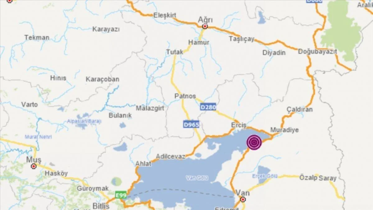Van'da deprem! Bakan Soylu'dan açıklama