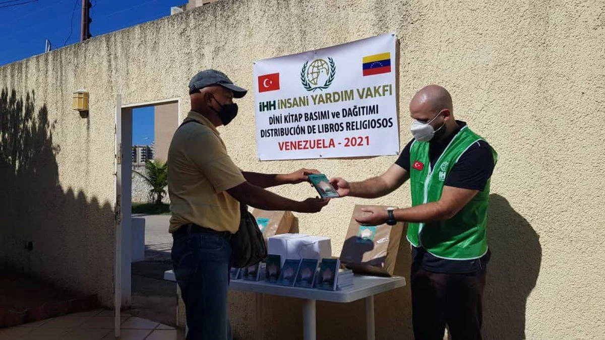 7 ülkede 21 bin Kur'an-ı Kerim hediye edildi