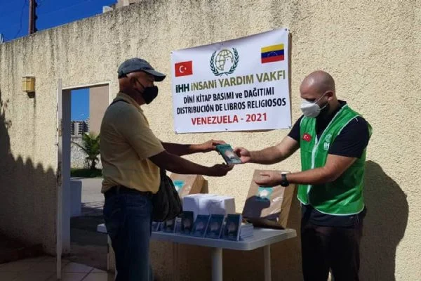 7 ülkede 21 bin Kur'an-ı Kerim hediye edildi