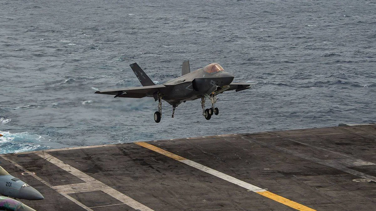 ABD, F-35'in enkazına Çin'den önce ulaşmaya çalışıyor