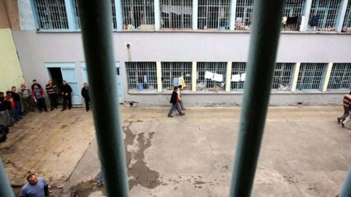 Açık cezaevi izinleri uzatıldı mı? Mahkumların korona izni ne zamana kadar uzatıldı?