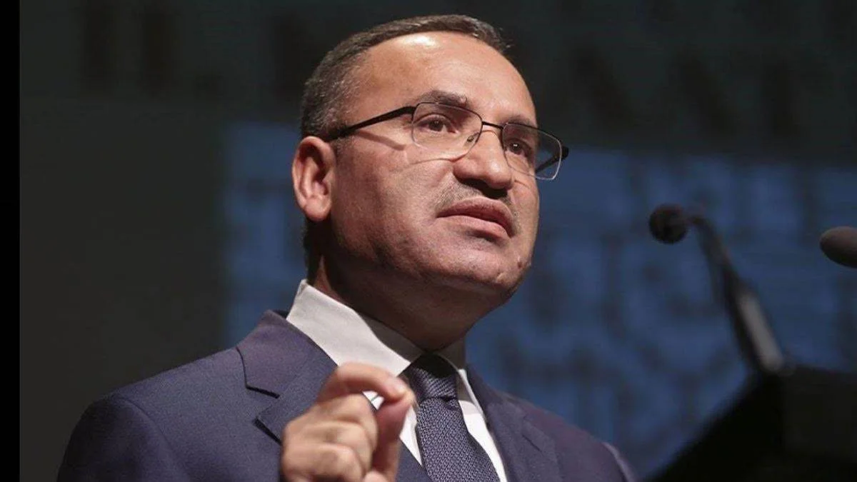 AK Parti'li Bekir Bozdağ'dan '3'üncü ittifak' açıklaması
