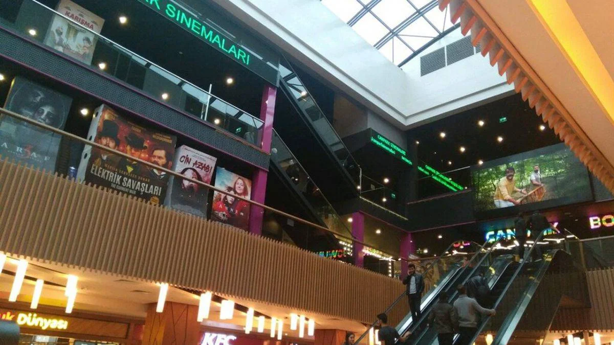 AVM'ler saat kaçta kapanacak? İstanbul'da alışveriş merkezleri saat kaça kadar açık?