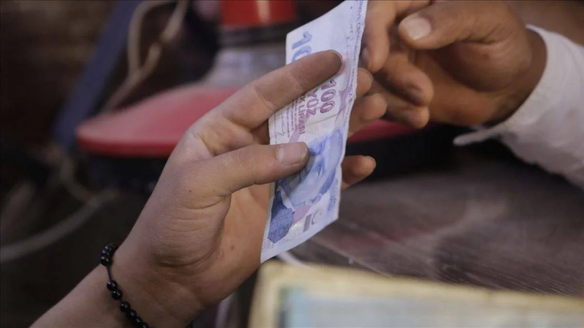 Ayrı yaşadığı 50 yıllık kocasına 'tedbir nafakası' ödeyecek