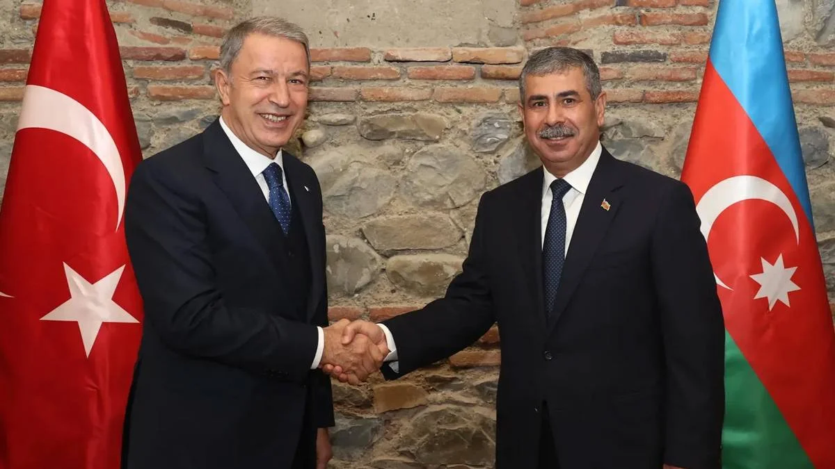 Bakan Akar, Azerbaycanlı mevkidaşı ile görüştü