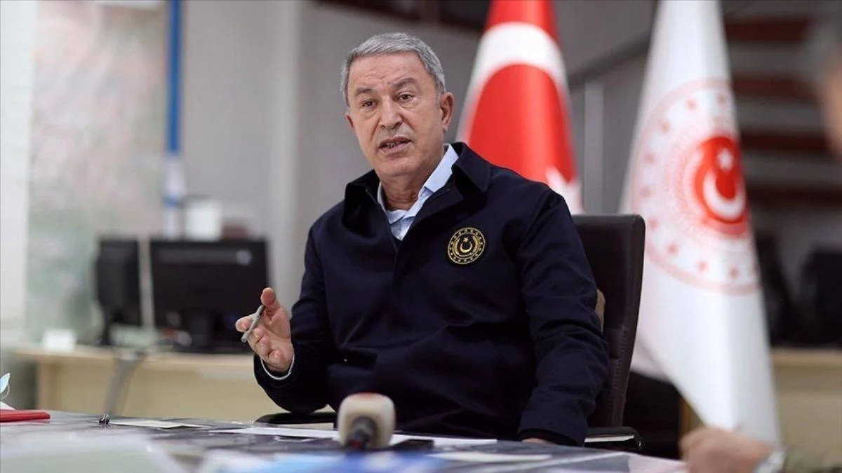 Bakan Akar: Rusya, Suriye'de terör örgütü ile ilişkilerini bir koz olarak kullanıyor