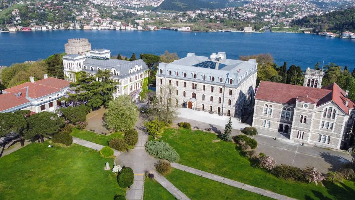 Boğaziçi Üniversitesi'nde 3 dekan görevden alındı
