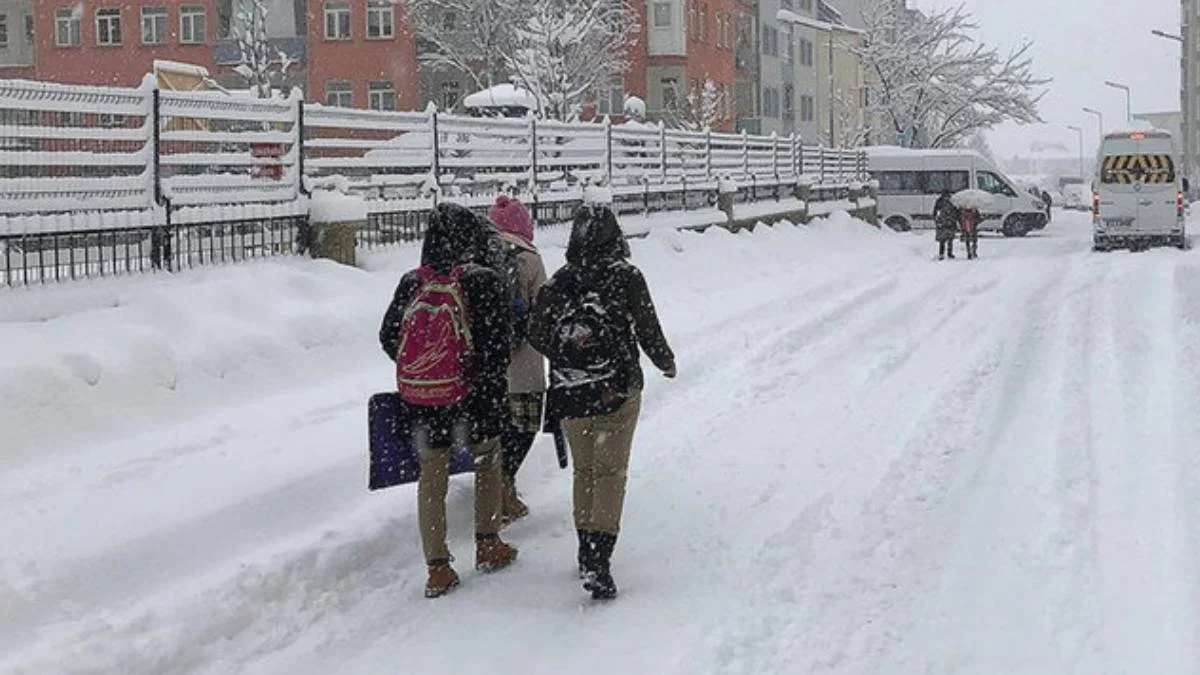 Bolu'da 19 Ocak okullar tatil mi? Bolu'da yarın okullar tatil mi? Bolu'da kar tatili uzadı mı?