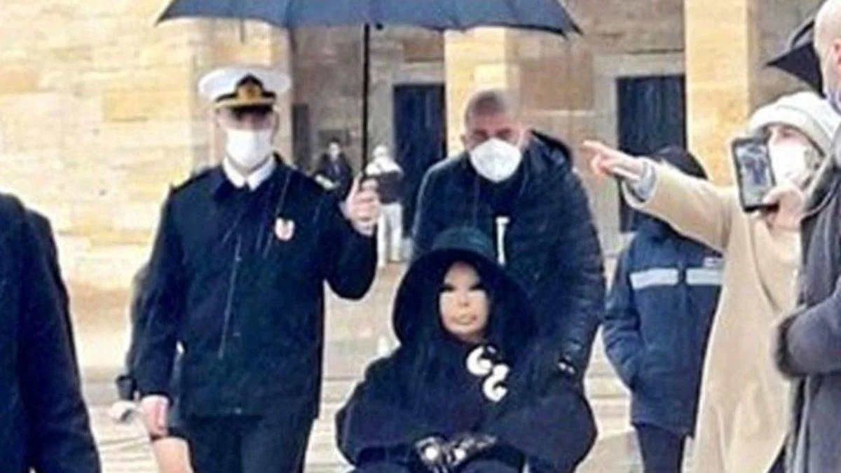 Bülent Ersoy'un ziyareti sonrası 2 komutan görevden alındı