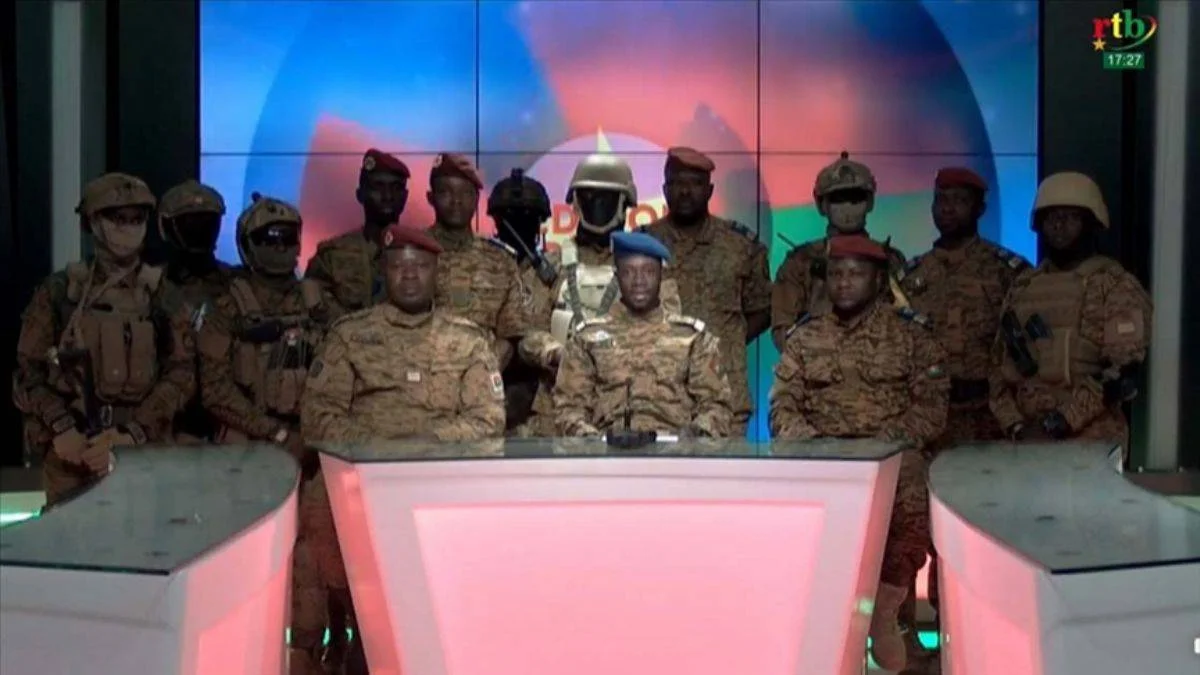 Burkina Faso'da başkent dışına çıkış yasağı!