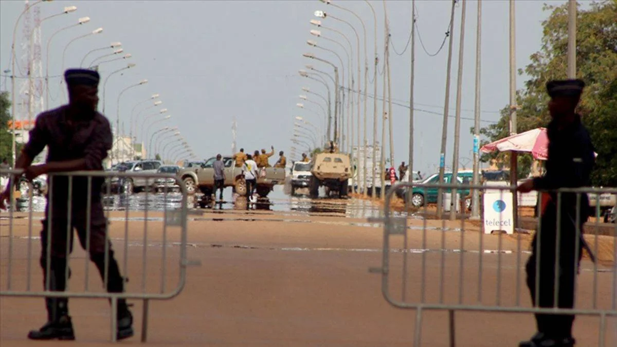 Burkina Faso: Darbeci Damiba, kendisini cumhurbaşkanı ilan etti