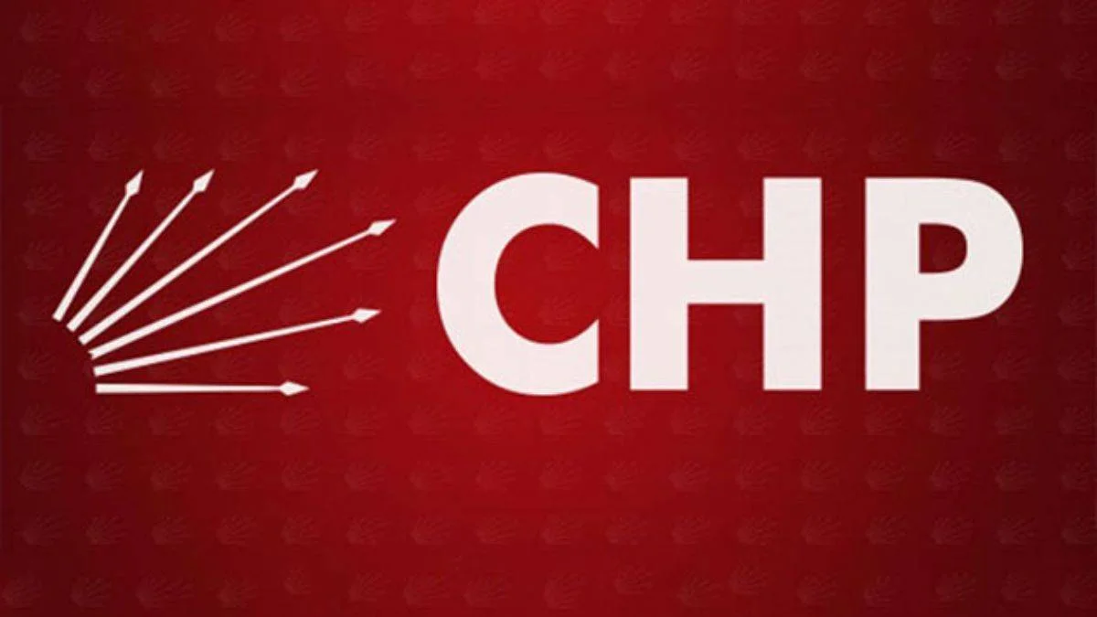 CHP'de kurultay 1 yıl ertelendi
