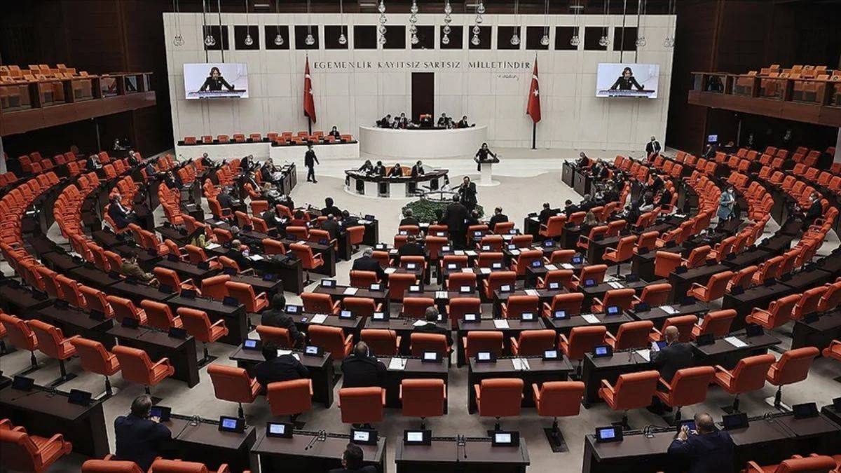 CHP'den, 'Cumhurbaşkanına hakaret' maddesi ile ilgili kanun teklifi