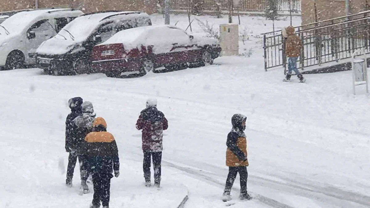 Elazığ'da okullara yarın da ara verildi