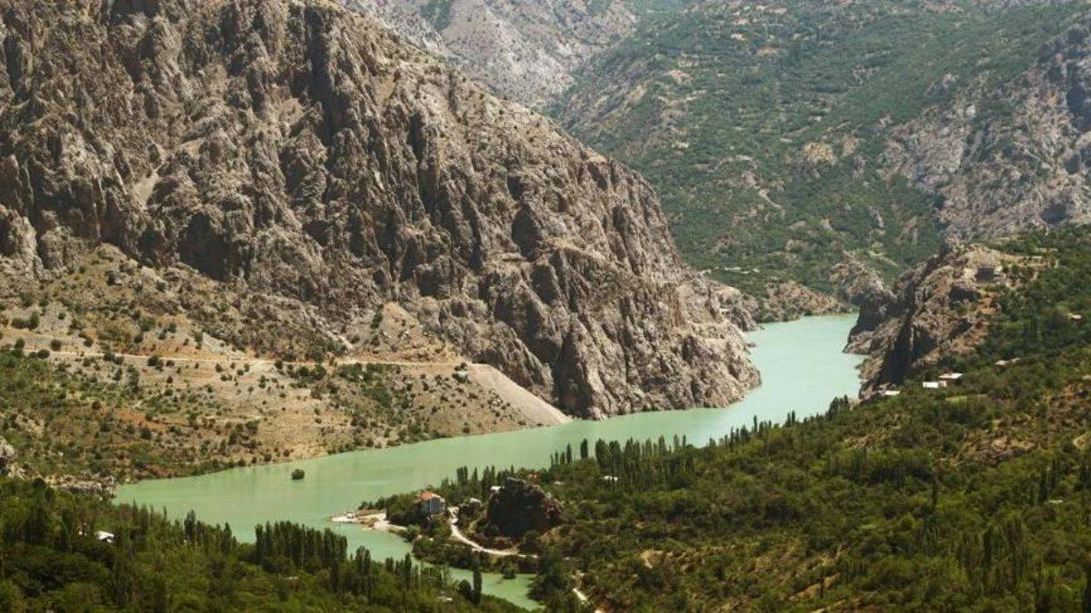 Erzincan'ın gezilecek yerleri ve ünlü yemekleri nelerdir?