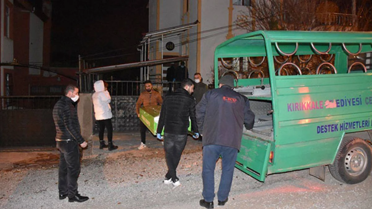 Evinde ölü bulundu