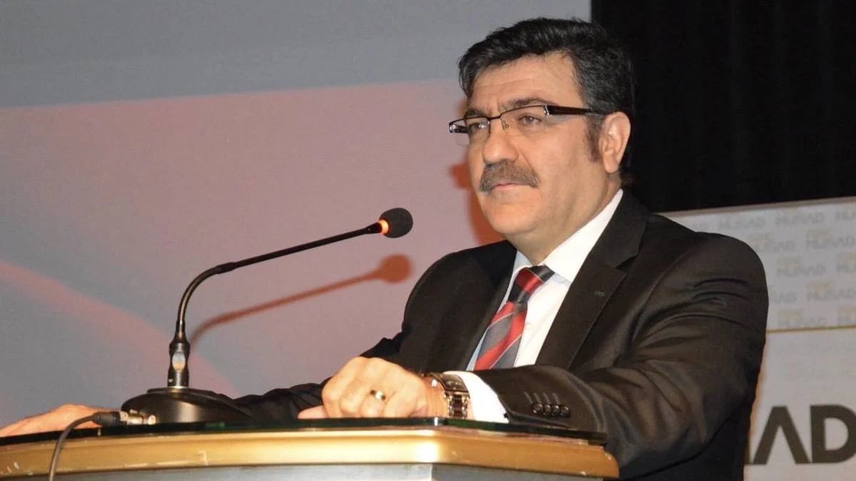 Hacısalihoğlu'ndan zam değerlendirmesi: Hollanda'da benzin 1.96 Euro, Türkiye'de 0.89 Euro