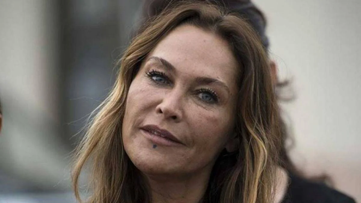 Hülya Avşar kaç yaşında?
