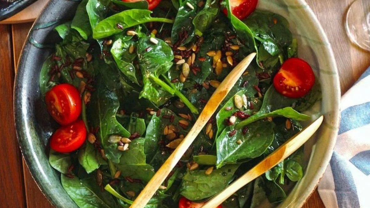 Ispanak salatası nasıl hazırlanır?