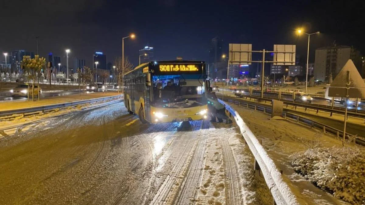İstanbul'da otobüsler çalışıyor mu? İETT otobüs, metrobüs, metro devam ediyor mu? İETT seferleri iptal mi edildi?