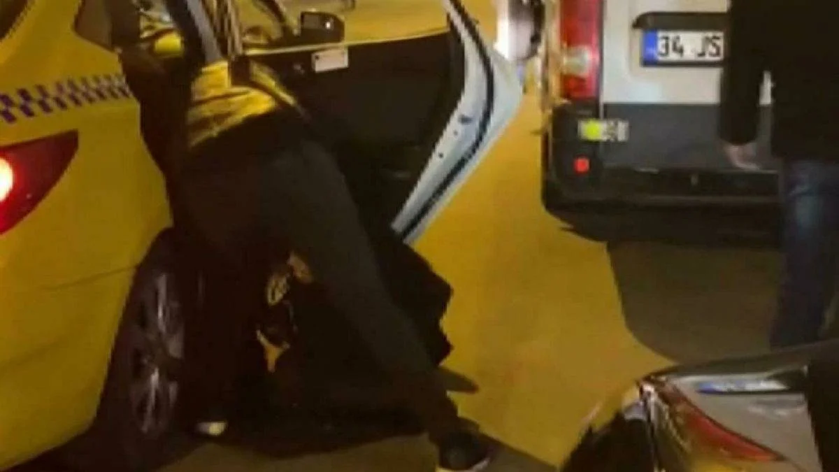 İstanbul'da taksici terörü devam ediyor! Kadını yaka paça indirdi