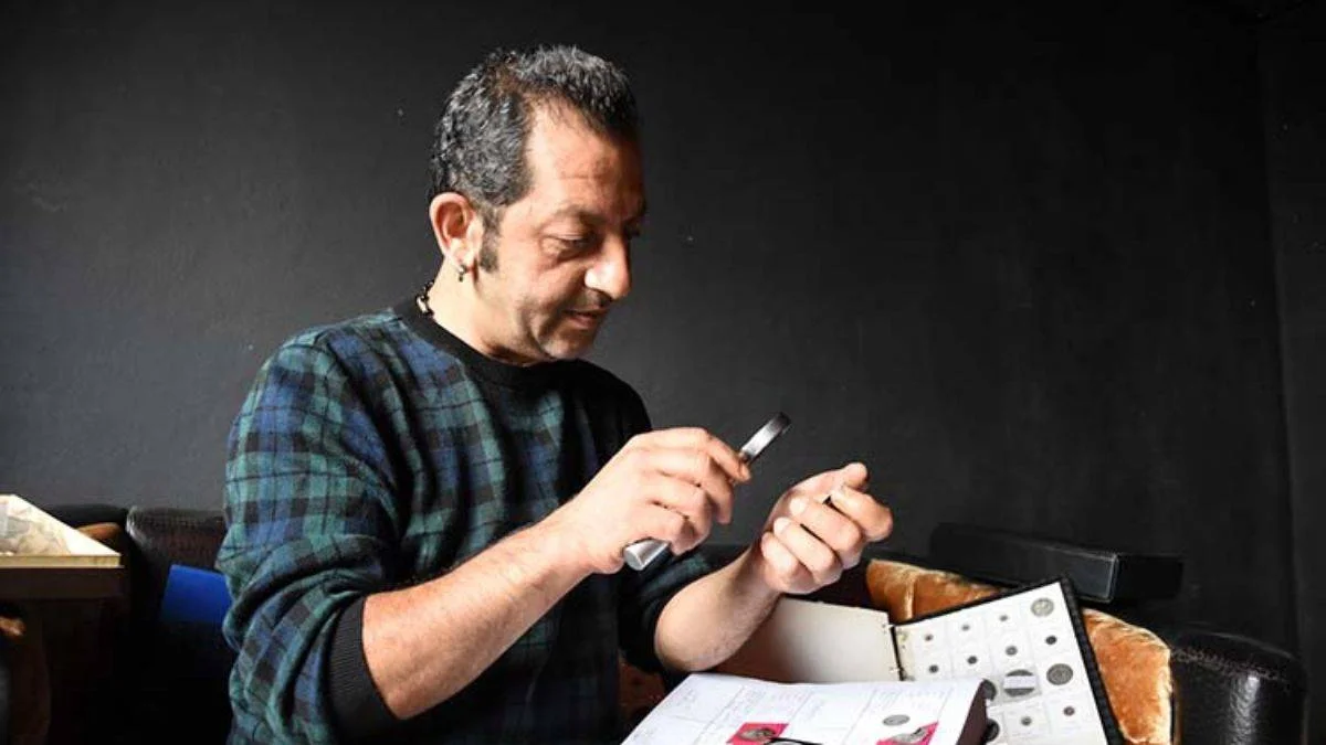 Koleksiyonunda çoğu gümüş on binlerce parası var