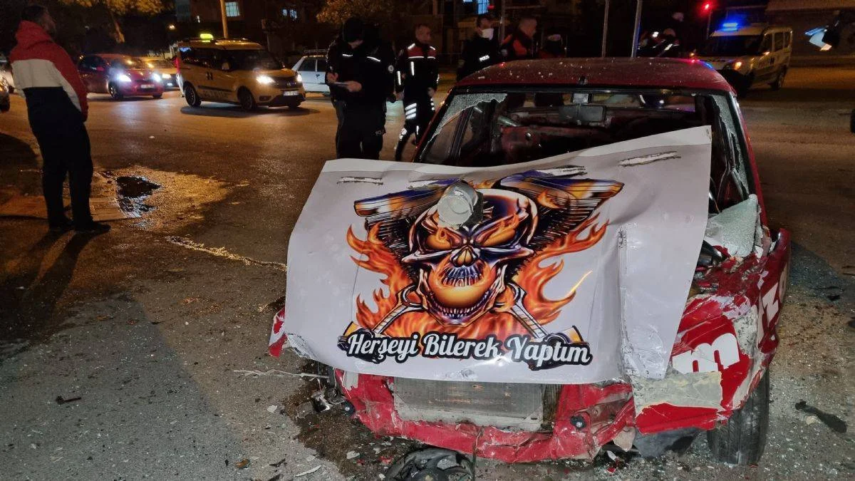 Koltuksuz otomobil kazası! 'Her şeyi bilerek yaptım'