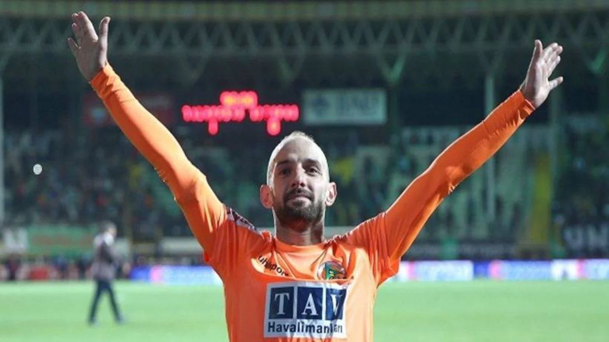 Konyaspor'dan Efecan Karaca bombası!