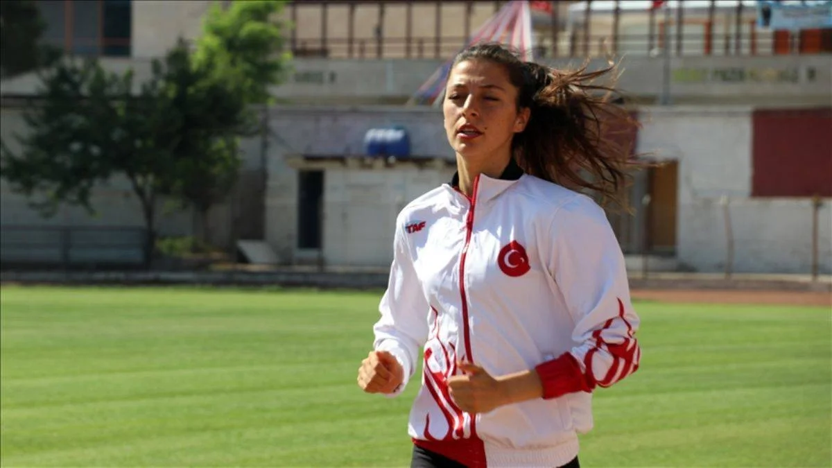 Milli atlet Emine Hatun Tuna Mechaal'dan en iyi derece