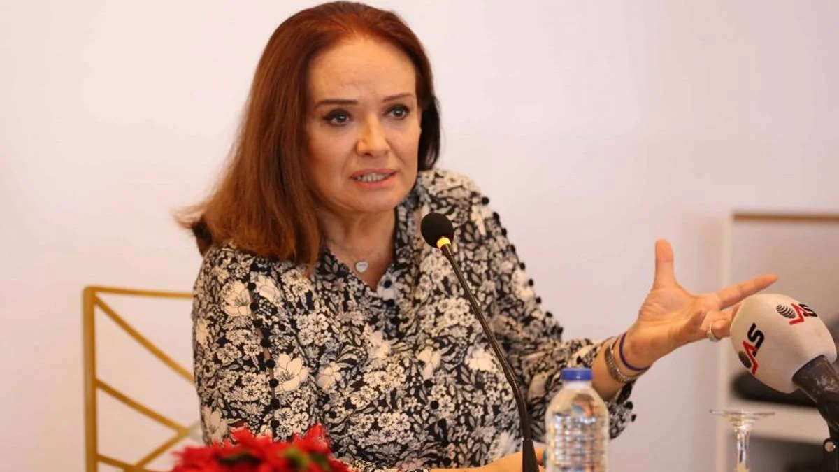Müjde Ar'dan Sezen Aksu'ya destek, Erdoğan'a tepki