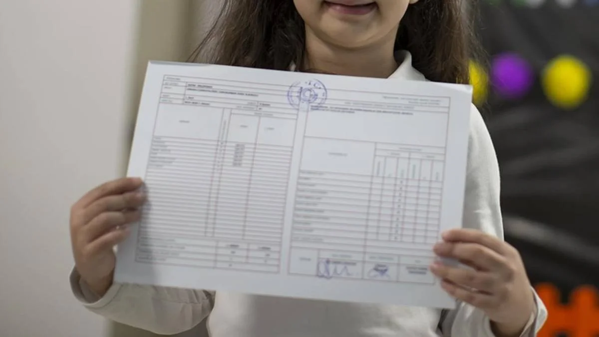 Öğlenciler ne zaman saat kaçta karne alacak? Öğlenciler karne için okula ne zaman gidecek?