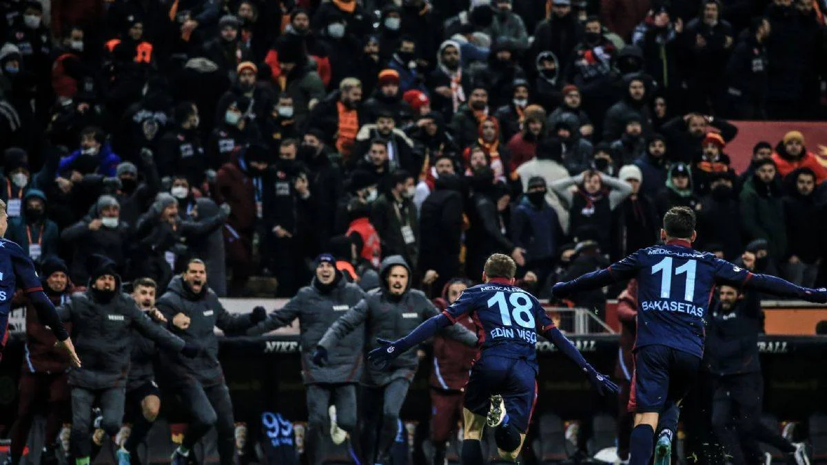 Onur Nizamoğlu, Galatasaray - Trabzonspor derbisini değerlendi: Bir kilometre taşı daha