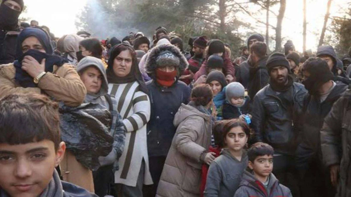 Polonya askerlerinin 240'tan fazla göçmeni öldürdüğü iddia edildi