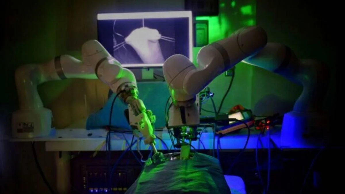 Robot insandan yardım almadan ilk defa amaliyat gerçekleştirdi